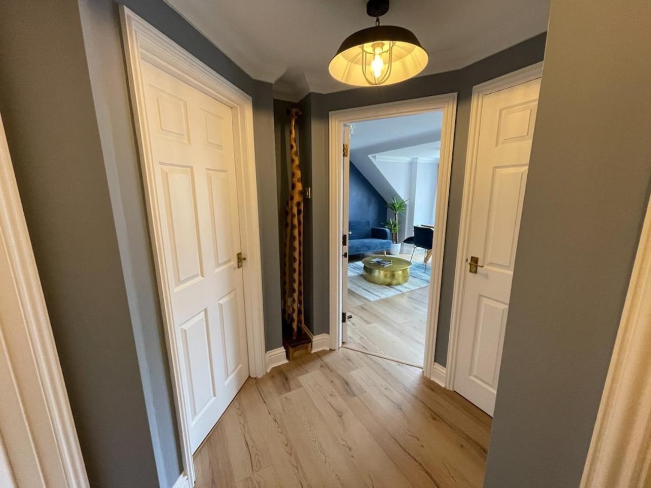 Luxury Boutique - Amazing Location Apartment *