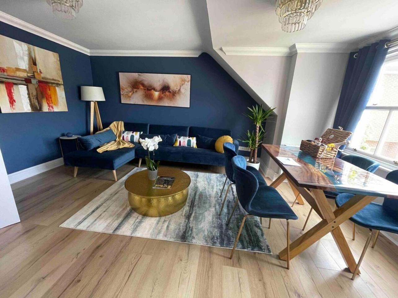 Luxury Boutique - Amazing Location Apartment